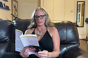 Nina Nite reads a captivating story just for you