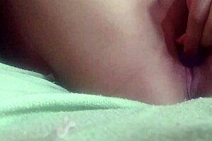 buceta com plug e vibrador parte 1