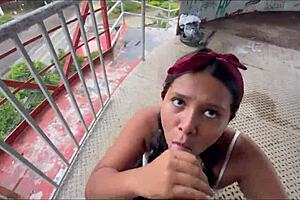 Es el mejor video de sexo en publico que veras te recomiendo mirtar el final donde nos pillan