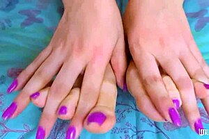 glass dildo on painted toes 😍