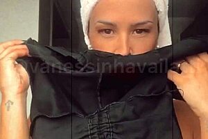 Vanessinha Vailatti Works Out Naked