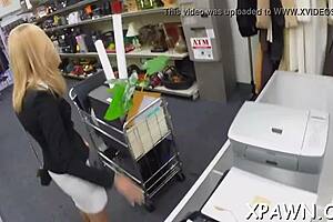 An extraordinary sex on a background of a shop – it’s not every day!