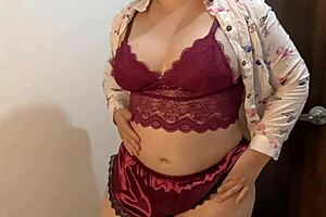 Mi Madrastra Bbw Soraya Culona Se Desnuda Frente A La C�mara De Mi Amigo Culona Colombiana Casera Real