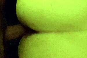 i can't believe i'm embarazando this milf with my creampie, it's so hot!