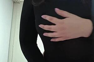 Nicole Passat's bold belly reveal in amateur video