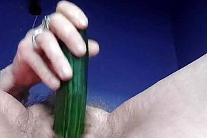 Granny fucks hairy pussy