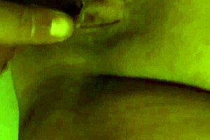 fingering my girl playing with that clit