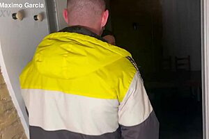 I'm a hot brunette squirting and takin' cock like a master in rough quickie