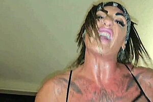 Danaxmuscles Doing An Incredible Deepthroat