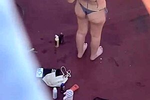 Vecinas Tomando Sol En La Terraza Parte 4