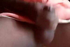 Big dick Kenyan shemale cumming