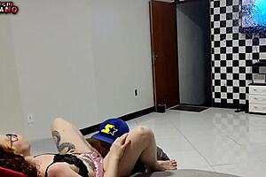 young girl surprises boyfriend with pussy while he fixes tv 😏