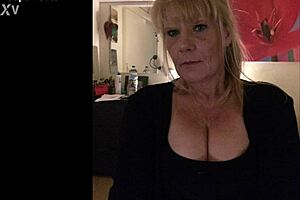 Hey, splash cum all over my face this Feb 05 2025! 😘
