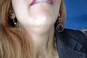 我给你我的逼，还卖给你房子，交易，我发誓我超级好操，用口交说服你