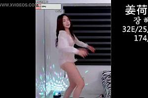 blackpink k-pop dance gets an erotic twist in this cover