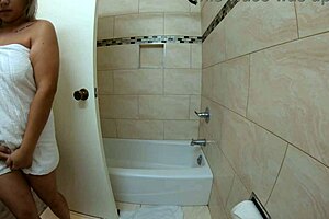 feeling the extreme gagging on cock, this skinny latina slut in hardcore blowjob