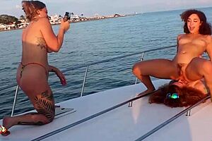 Miami boat day bts with willow ryder and more?