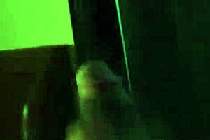 Forró tini hangosan nyög szállodában szóló maszturbáció nagy fasszal POV izmos amatőrökkel daddy