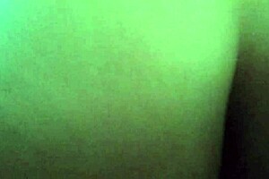 Moje žena mě pomalu dráždí v první části, buduje to k jejímu ježdění na orgasmus