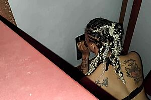 Latina amateur experiences orgasm at glory hole first time