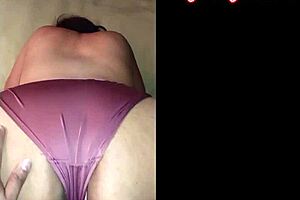 Hej, podívej na ty velké kozy a prdel v opravdové domácí akci! 😏