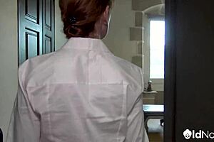 Horny hotelier enjoys quickie with tattooed mature milf