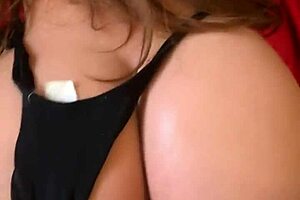 meu padrasto me dá anal fora da minha casa e eles nos pegam com sex toy