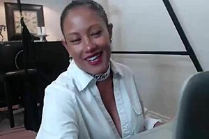 What a solo show maxine x slaps