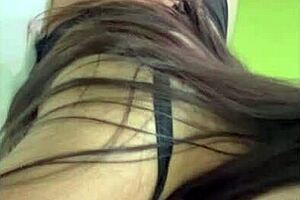 كنت راجعه من بحرى و سواق المشروع طلع معايا الشقة زبره نار المتناك متعنى اوى ركب على طيازى فشخ كسمى