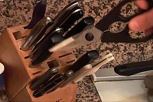 i imagind fuckin that hot housewife on the desk doggy