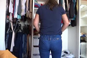 Mature mother shows off publicly.