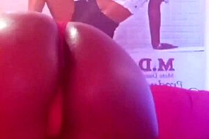 Latina teen sensualizes for her fans