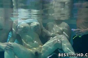 Whoa, Suzuna Komiya gives the wildest blowjob by the pool in this uncensored Japanese group sex 😍