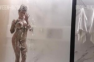 we fucked in the shower with big tits