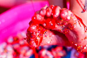 making her feet totally messy