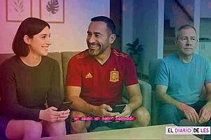 Relato travesti er�tico - mi primera vez con mi vecino de 45 a�os