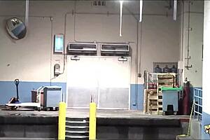 After being cheated on, the blonde confronts a stranger about her situation.