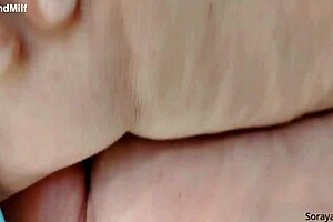 coroa sem calcinha explodindo de tesão