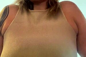 I went to train at the gym in Times Square, my nipples were hard and sweat was dripping on my pussy. The gringos passed by and looked and put their hand on their hard cocks.