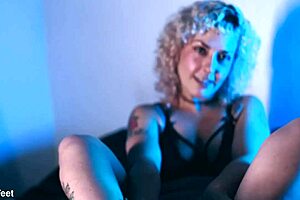 Gorgeous marilou worships feet and masturbates with the queen