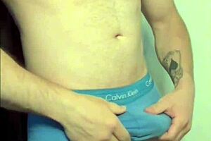 Pretty usa babe gives handjob to big cock 😍