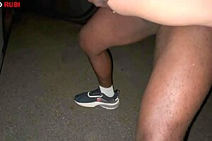 Dando no carro - paolla hotwife humiliates with public flashing and big black cock.