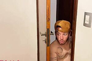 O Jardineiro Anão Pegou A Secretária Fudendo E Entrou Na Putaria?