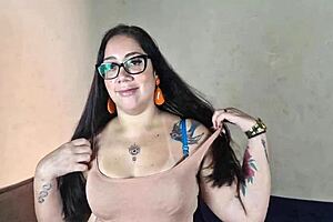 I's watching this gostosa bunduda getting hot cum in her pussy, but I can't stop drooling!