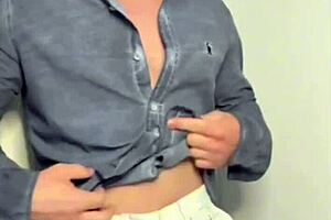 Pretty usa babe gives handjob to big cock 😍