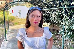 jeune coquine d�j� d�vergond�e with small 18+ tits