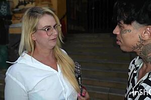 a pastora saindo da igreja foi abordada por um novinho tarado 😈