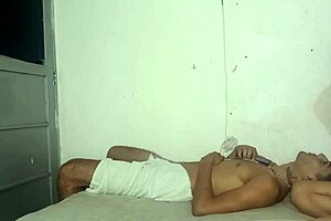 hermanastra caliente le gusta mucho que su hermanastro la folle al estilo perrito para que luego se corra dentro de su co�o - creampie