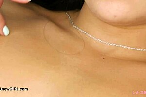 Stunning latina beauty shows her sexy body