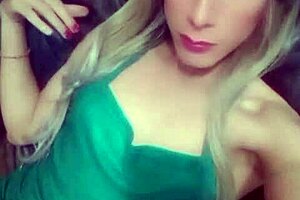 Realfemboi en estos momentos d�ndola toda